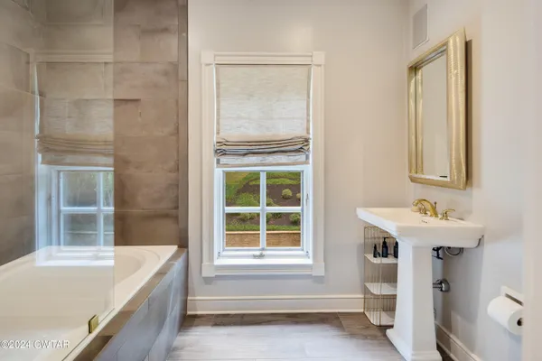 $2,300,000 | 9 Windwood Drive, Jackson, TN 38305