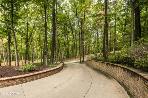 $2,300,000 | 9 Windwood Drive, Jackson, TN 38305