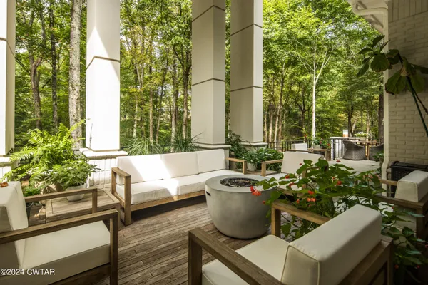 $2,300,000 | 9 Windwood Drive, Jackson, TN 38305