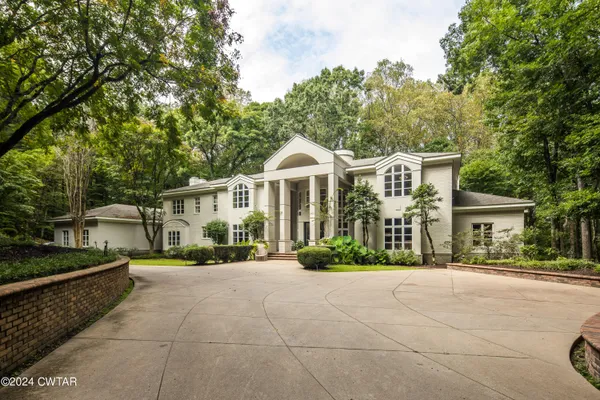 $2,300,000 | 9 Windwood Drive, Jackson, TN 38305