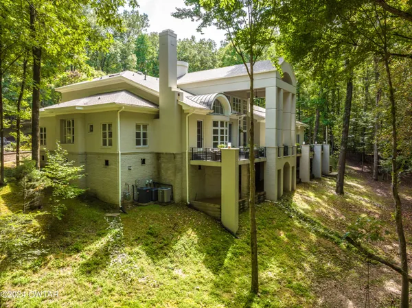$2,300,000 | 9 Windwood Drive, Jackson, TN 38305