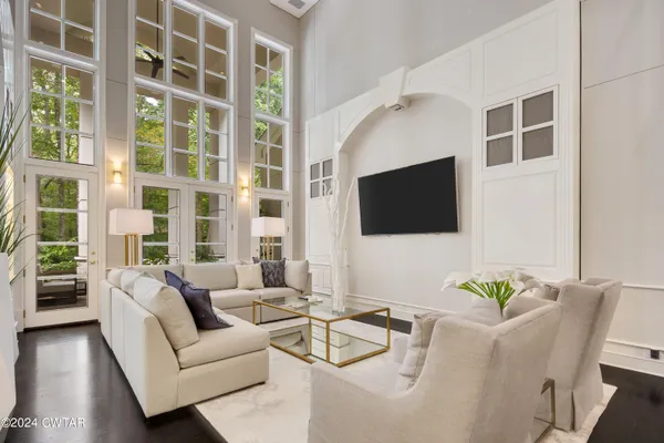 $2,300,000 | 9 Windwood Drive, Jackson, TN 38305