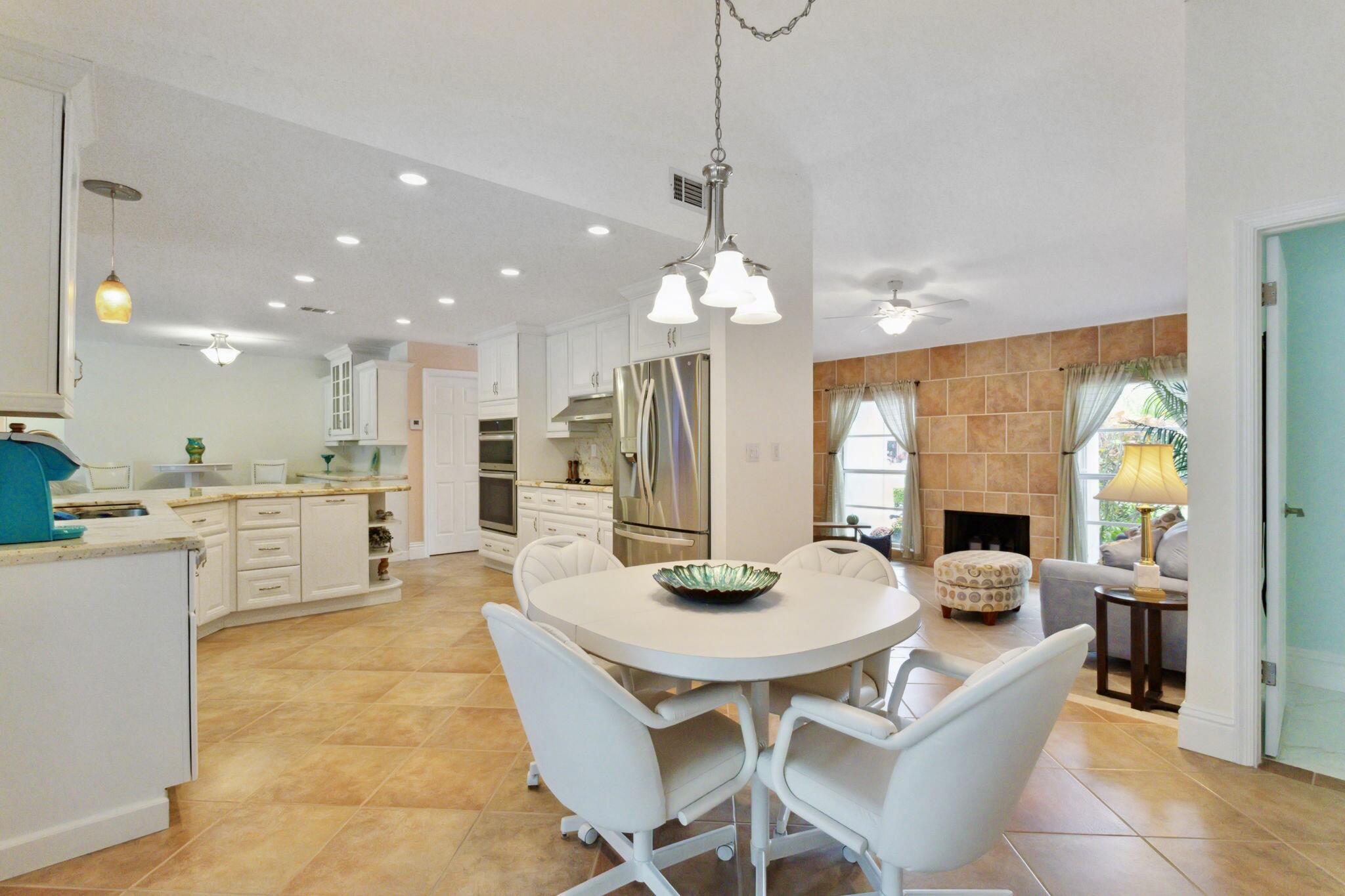 11309 Woodchuck Drive Boca Raton, FL 33428 - Photo 17 of 41 Kitchen