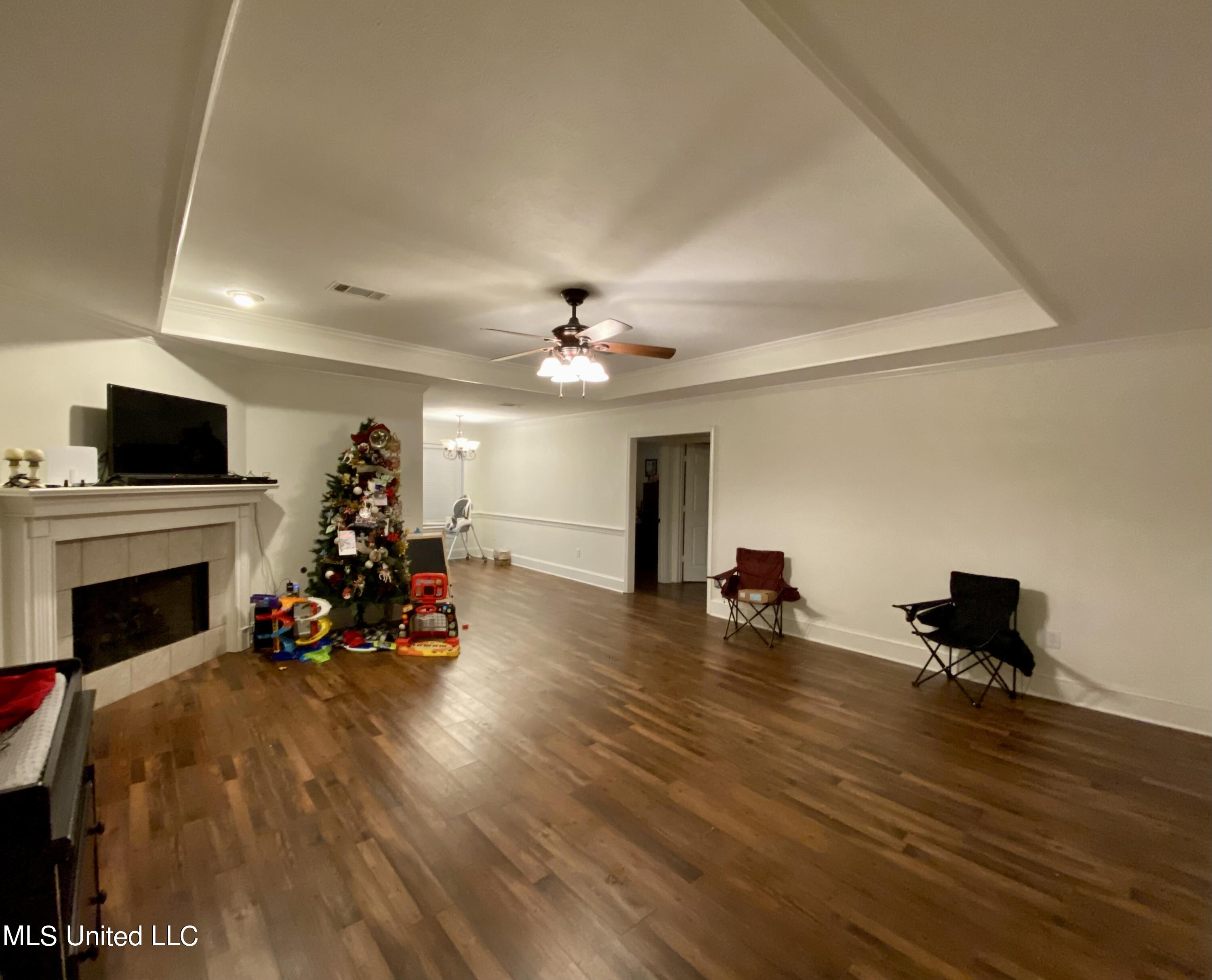 209 Cherrybark Lane Brandon, MS 39047 - Photo 2 of 17 IMG_1292