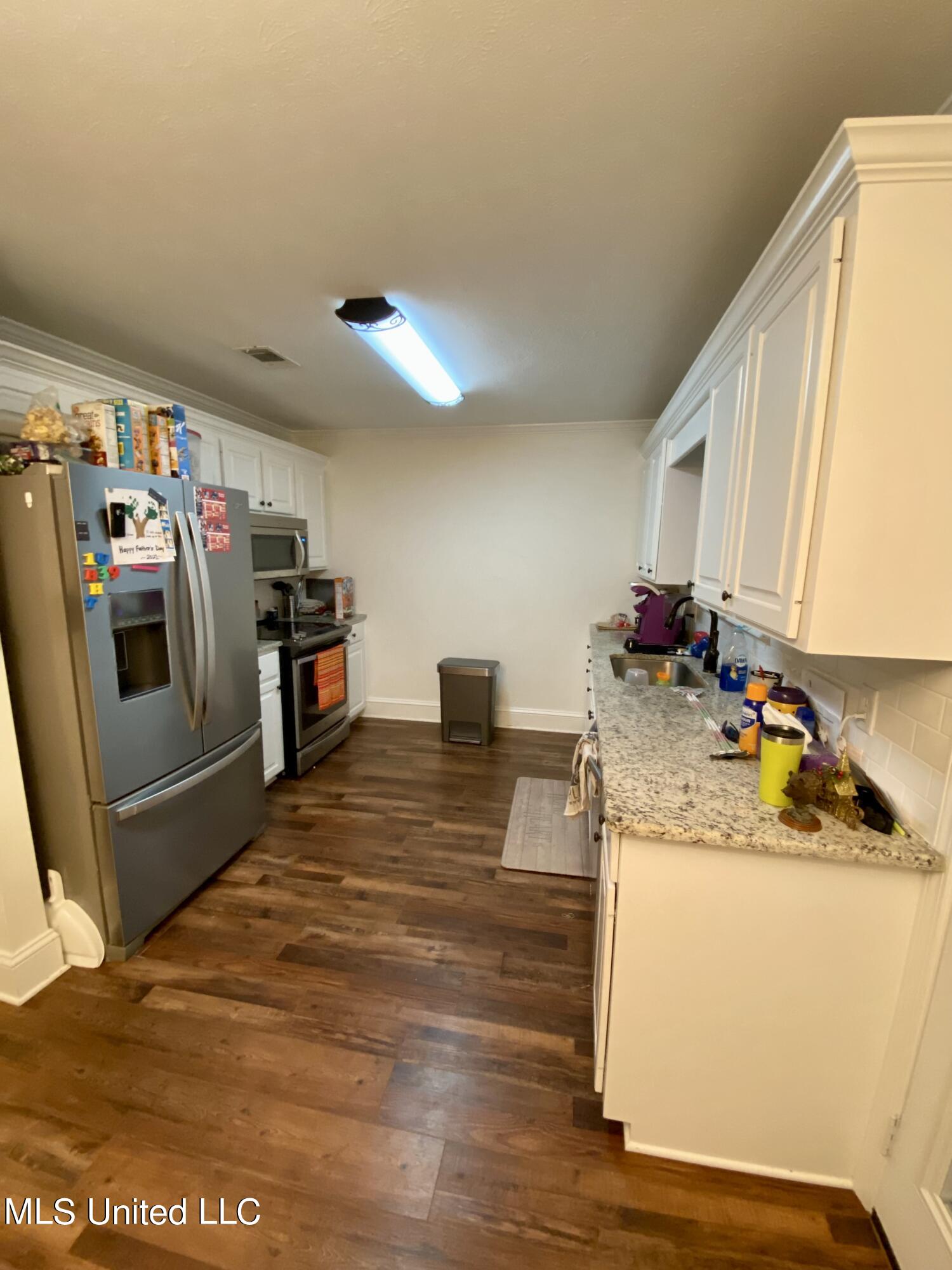 209 Cherrybark Lane Brandon, MS 39047 - Photo 6 of 17 IMG_1300