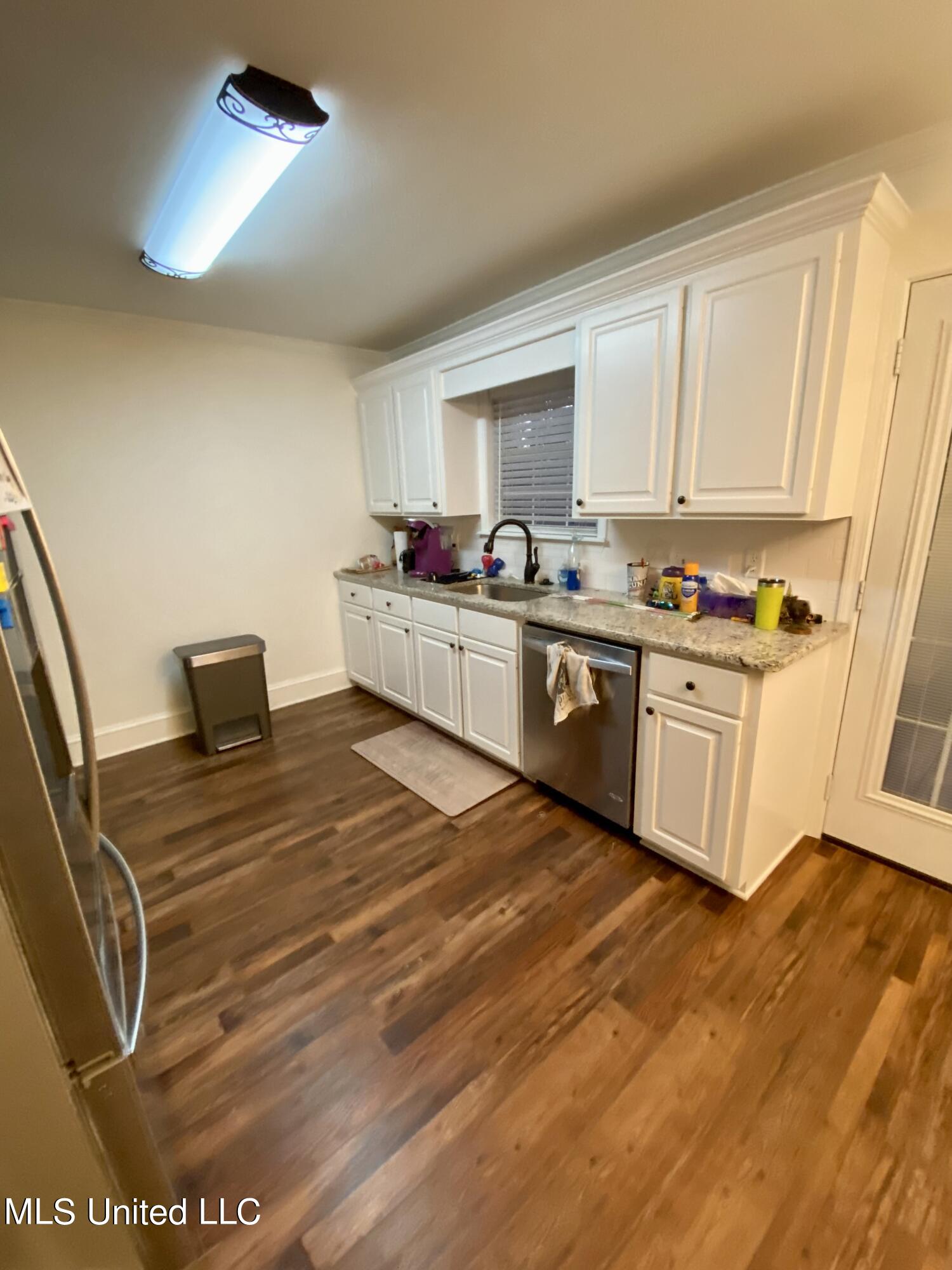 209 Cherrybark Lane Brandon, MS 39047 - Photo 8 of 17 IMG_1302