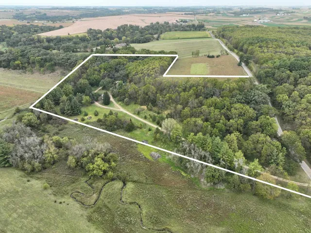 $749,900 | 18075 O Neil Road, Mineral Point, WI 53565