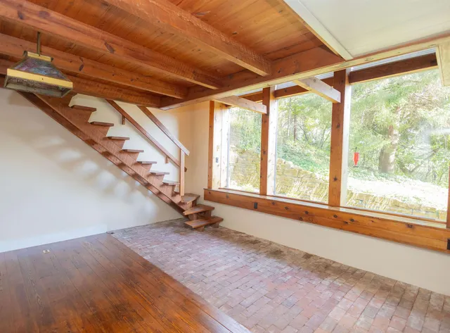 $749,900 | 18075 O Neil Road, Mineral Point, WI 53565