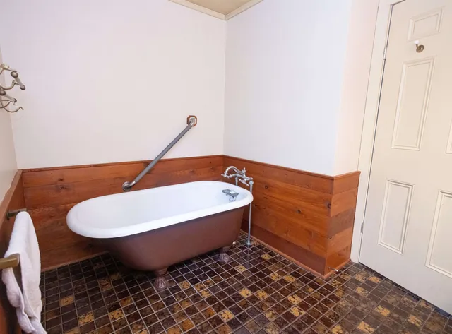 $749,900 | 18075 O Neil Road, Mineral Point, WI 53565