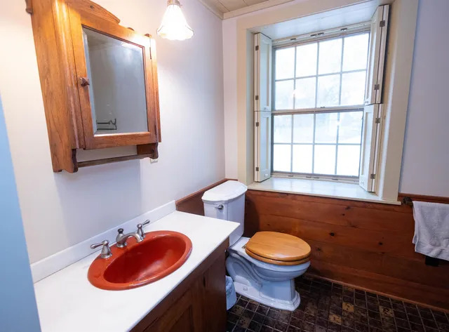 $749,900 | 18075 O Neil Road, Mineral Point, WI 53565