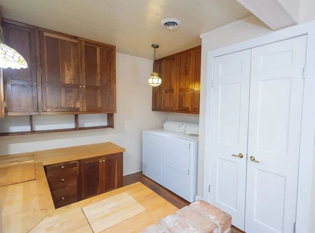 $749,900 | 18075 O Neil Road, Mineral Point, WI 53565