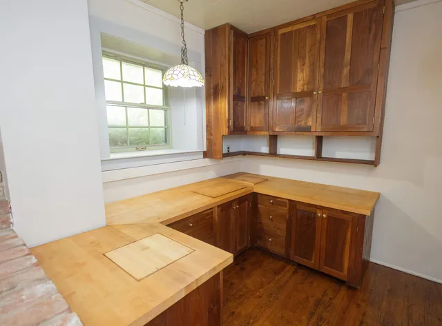 $749,900 | 18075 O Neil Road, Mineral Point, WI 53565