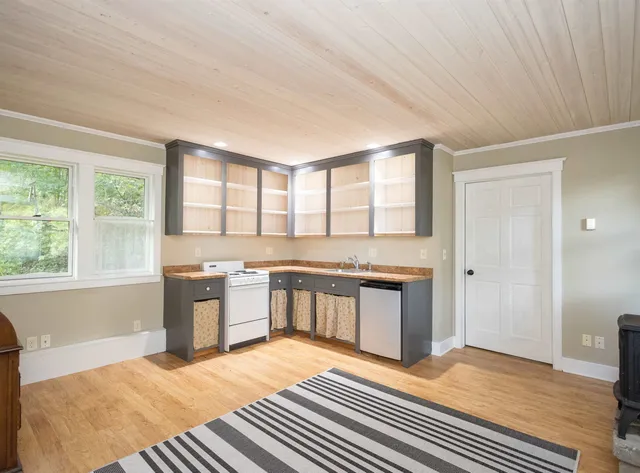 $749,900 | 18075 O Neil Road, Mineral Point, WI 53565