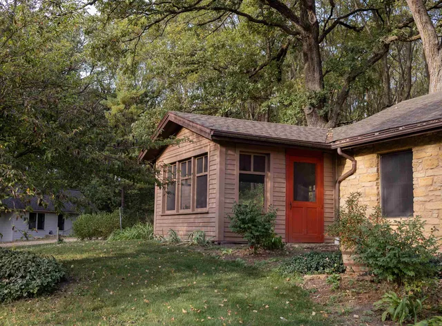 $749,900 | 18075 O Neil Road, Mineral Point, WI 53565