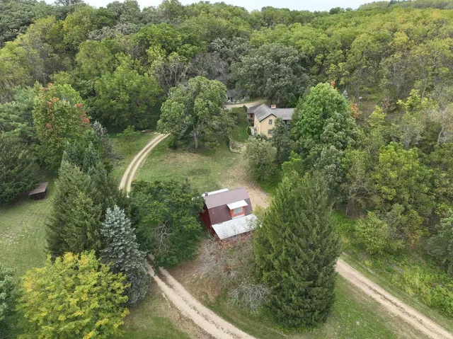$749,900 | 18075 O Neil Road, Mineral Point, WI 53565
