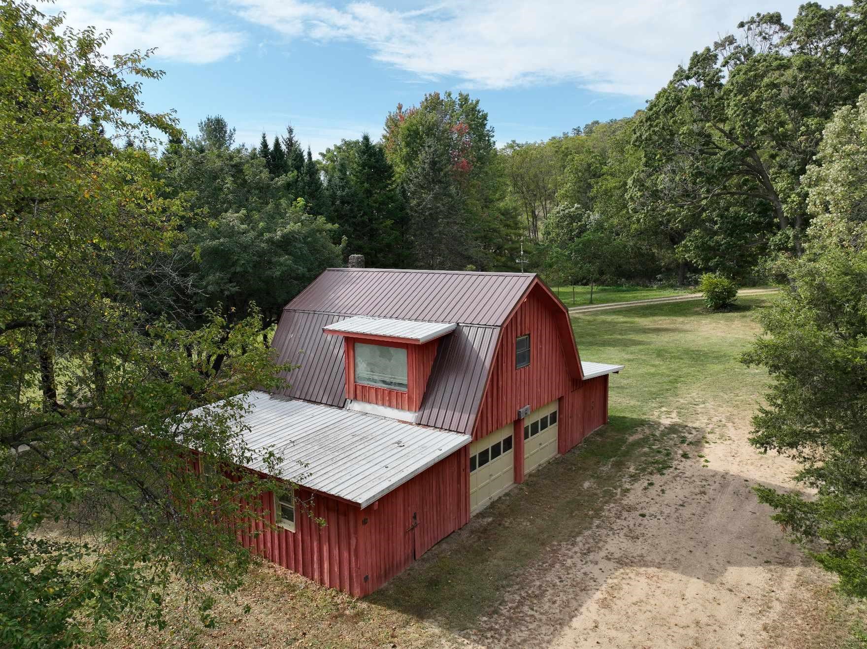 18075 O Neil Road Mineral Point, WI 53565 - Photo 7 of 61