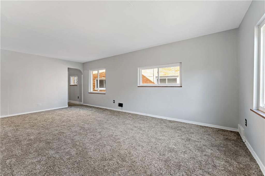 569 Loretto Road Pittsburgh, PA 15217 - Photo 4 of 30