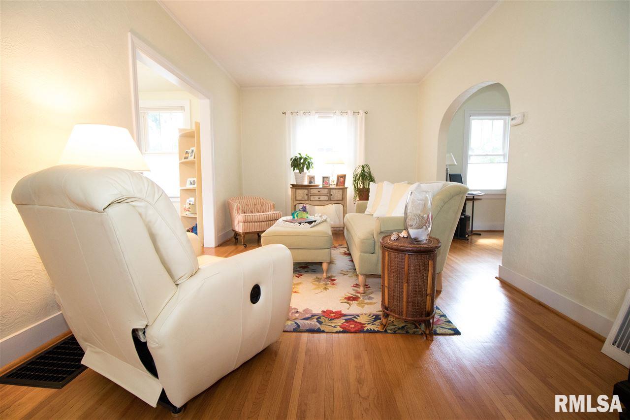 7 Rosenberg Court Pekin, IL 61554 - Photo 4 of 25 Gallery Image 4
