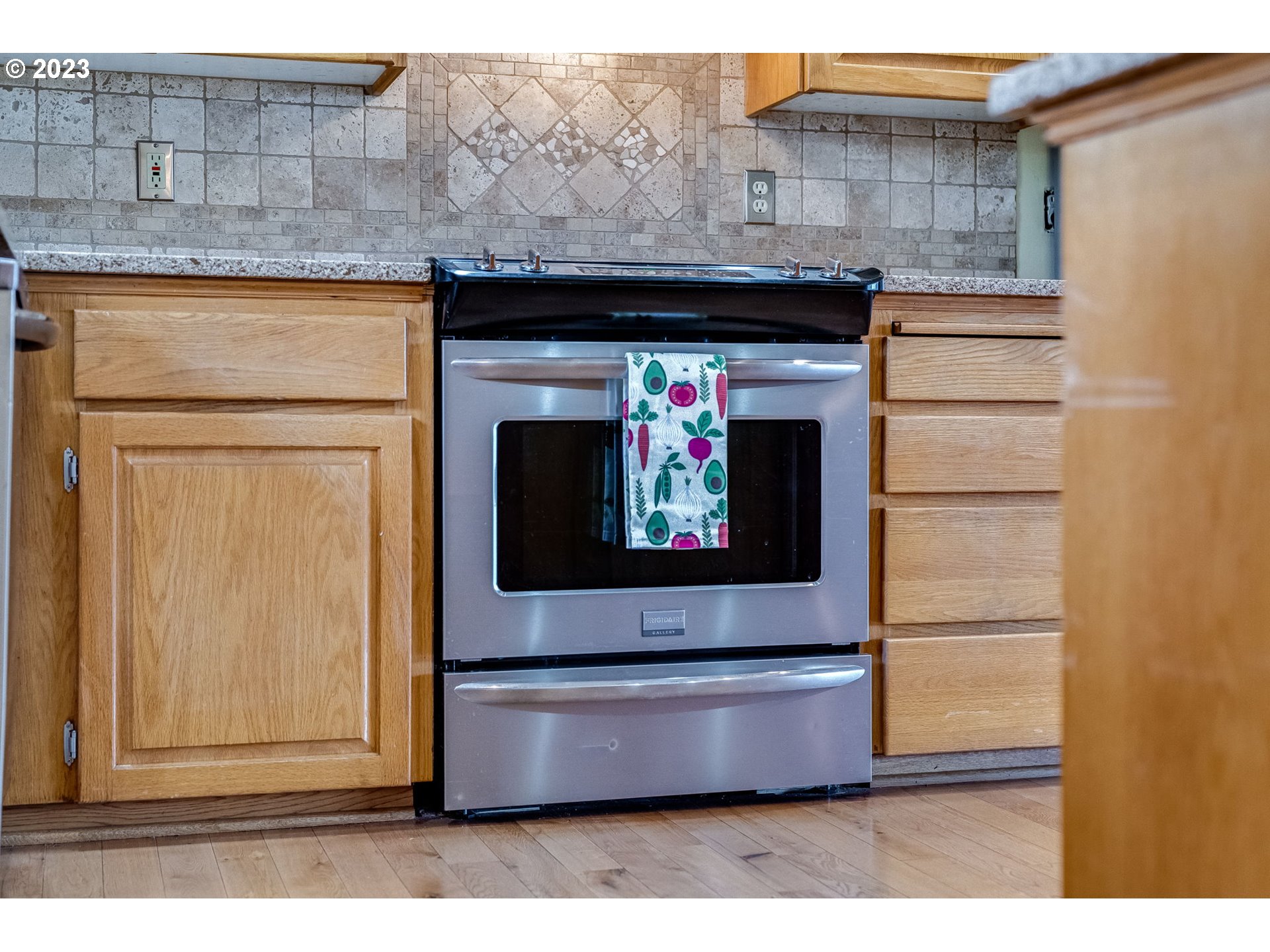 1740 North Laurelwood Loop Canby, OR 97013 - Photo 15 of 46