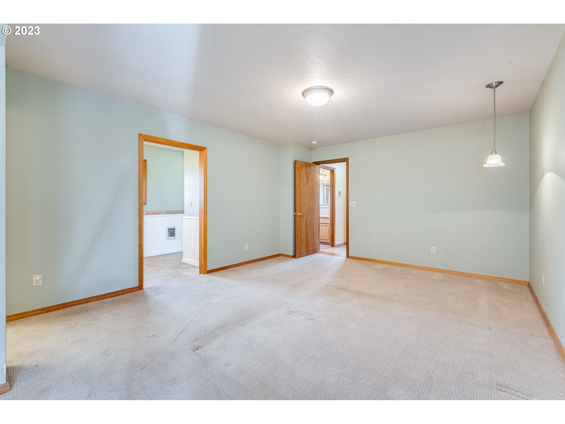 1740 North Laurelwood Loop Canby, OR 97013 - Photo 28 of 46 a view of an empty room with a window