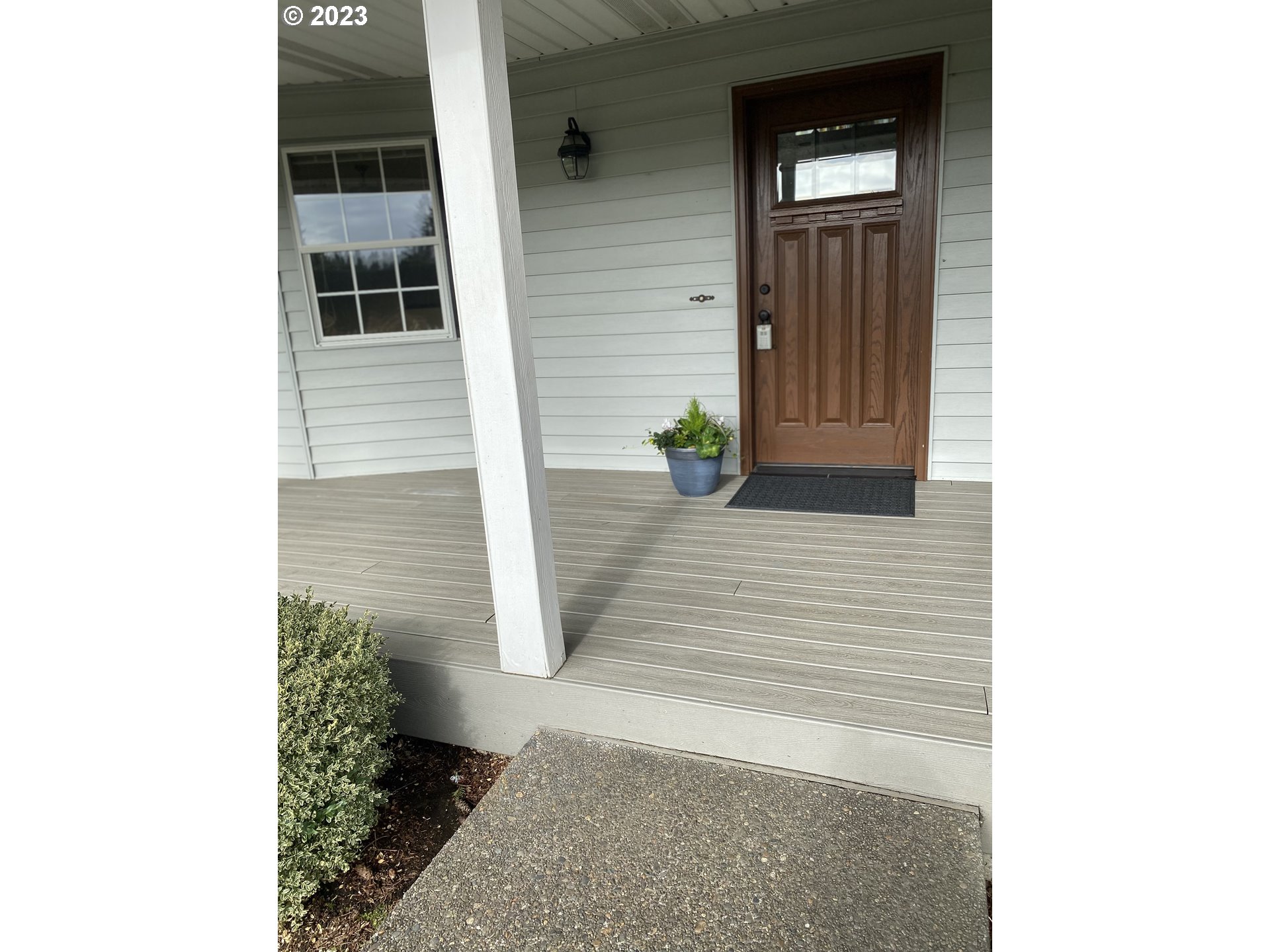 1740 North Laurelwood Loop Canby, OR 97013 - Photo 43 of 46 a view of an entryway of house