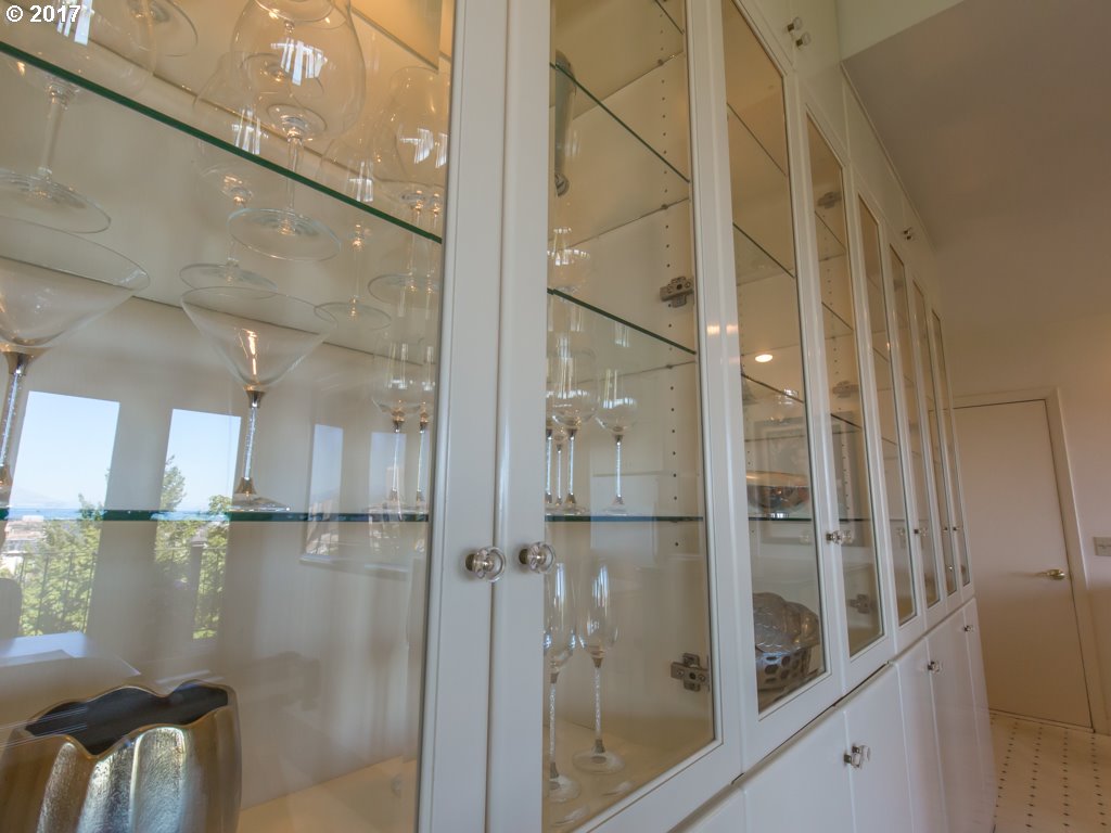 1201 Southwest Rivington Drive Portland, OR 97201 - Photo 11 of 32 Dining Area