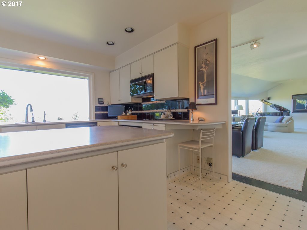 1201 Southwest Rivington Drive Portland, OR 97201 - Photo 12 of 32 Kitchen