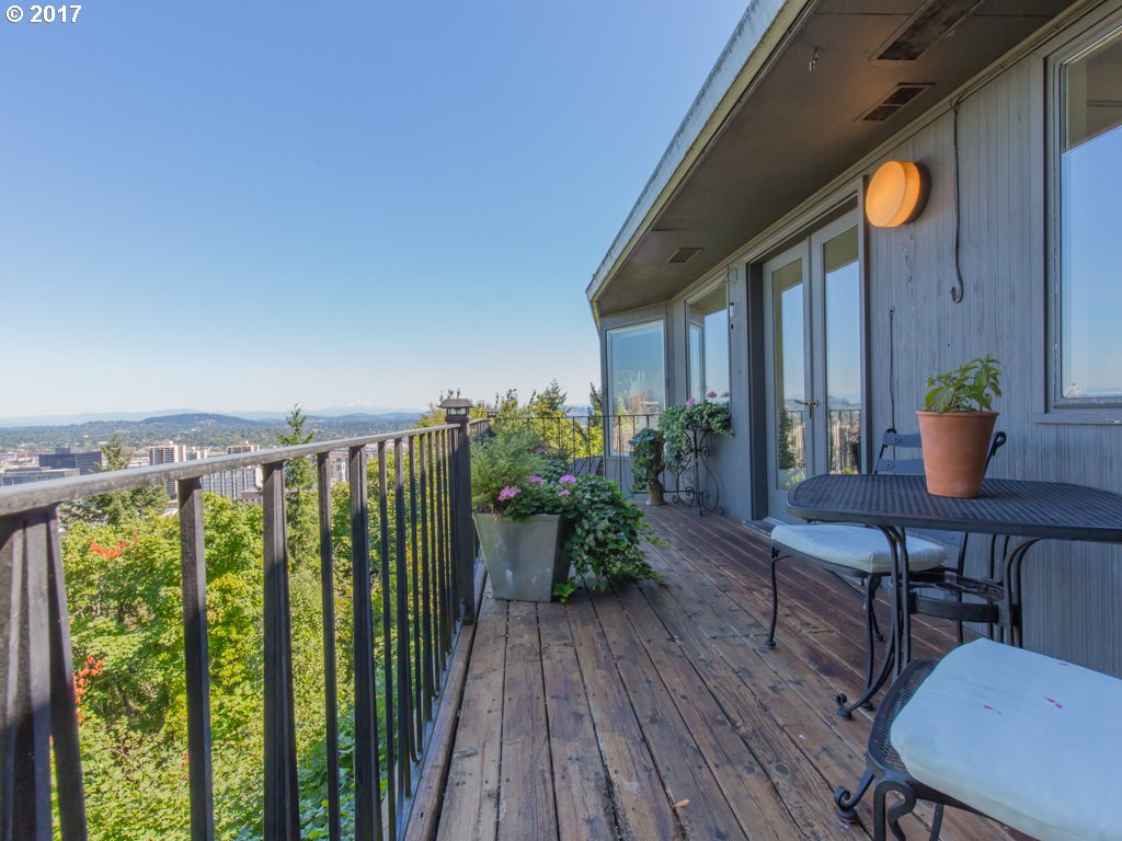 1201 Southwest Rivington Drive Portland, OR 97201 - Photo 25 of 32 Deck