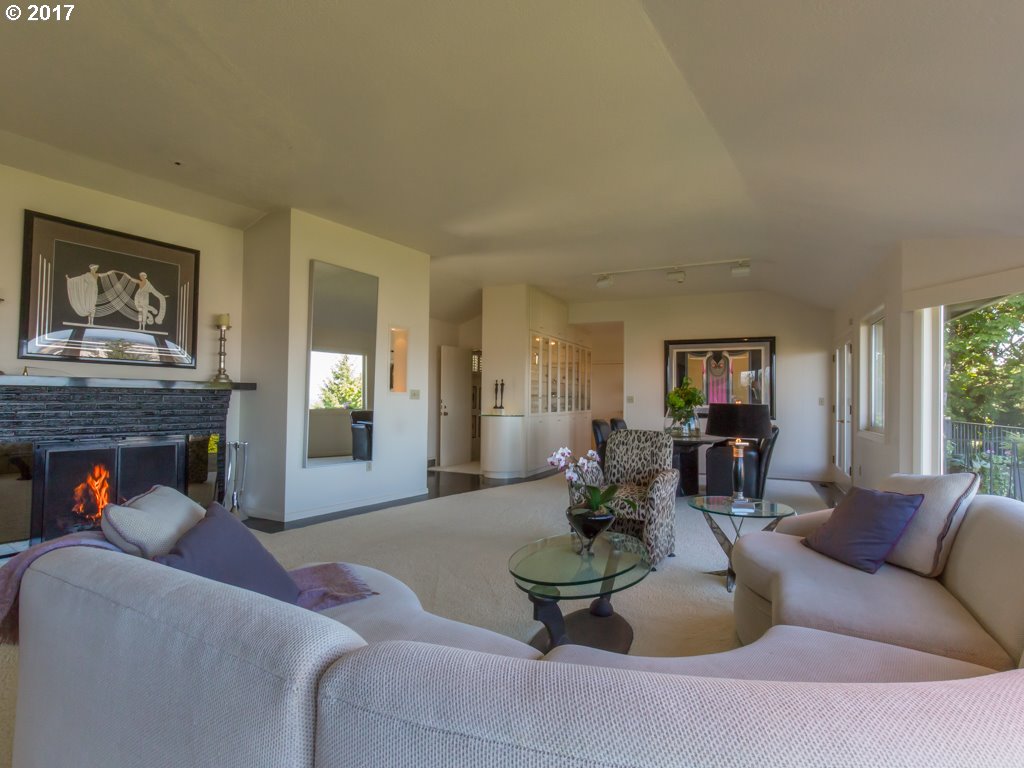 1201 Southwest Rivington Drive Portland, OR 97201 - Photo 4 of 32 Living Room