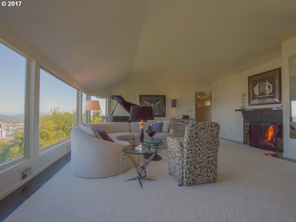 1201 Southwest Rivington Drive Portland, OR 97201 - Photo 7 of 32 Living Room