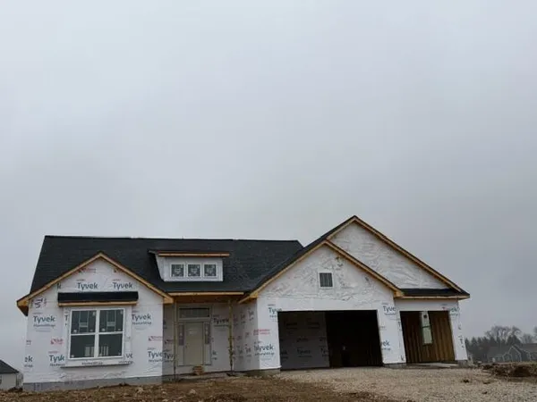 $759,990 | N82-w27710 Sunflower Court, Hartland, WI 53029