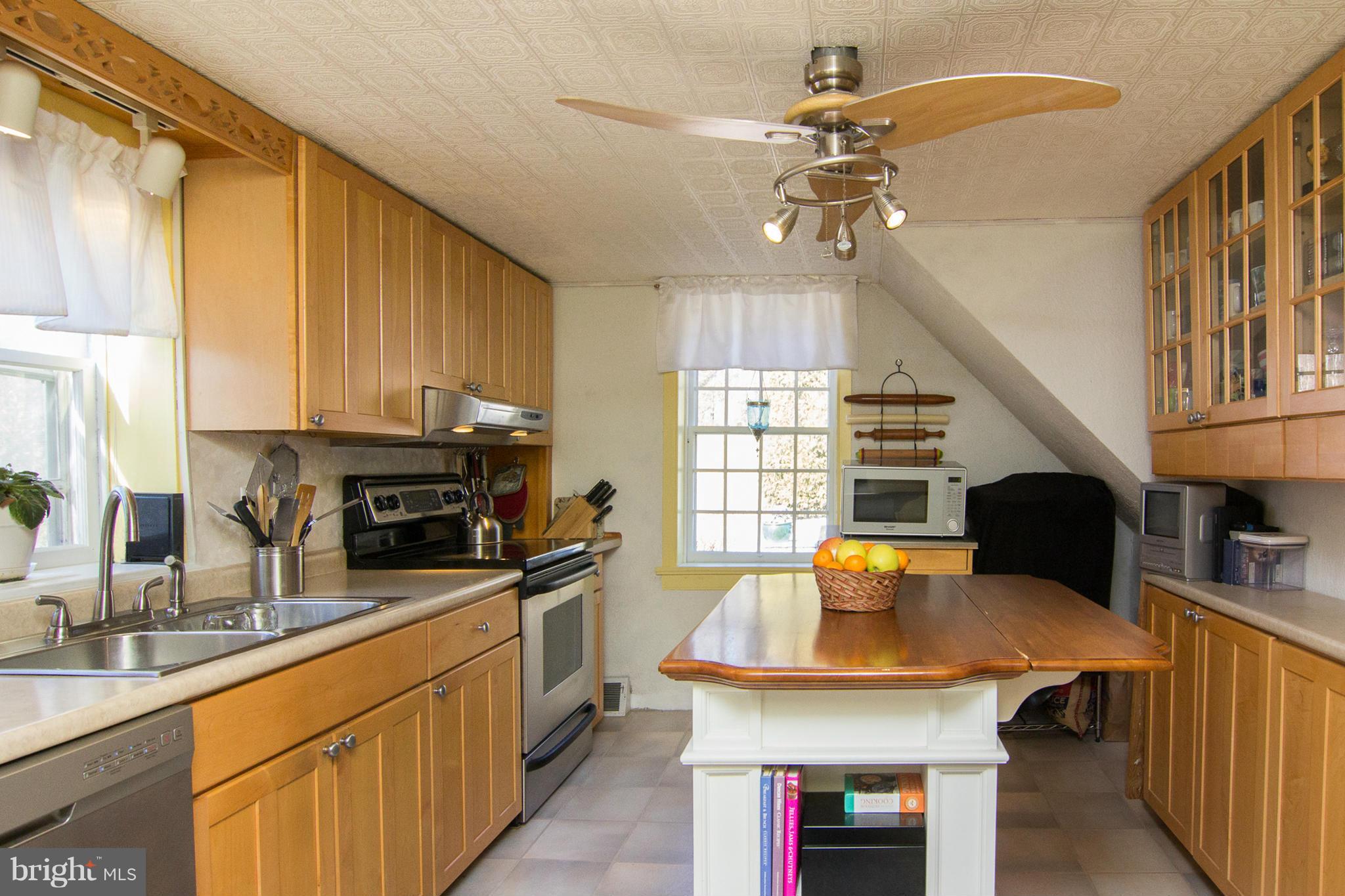 2649 Manchester Road Westminster, MD 21157 - Photo 14 of 30 Fantastic island among new appliances!