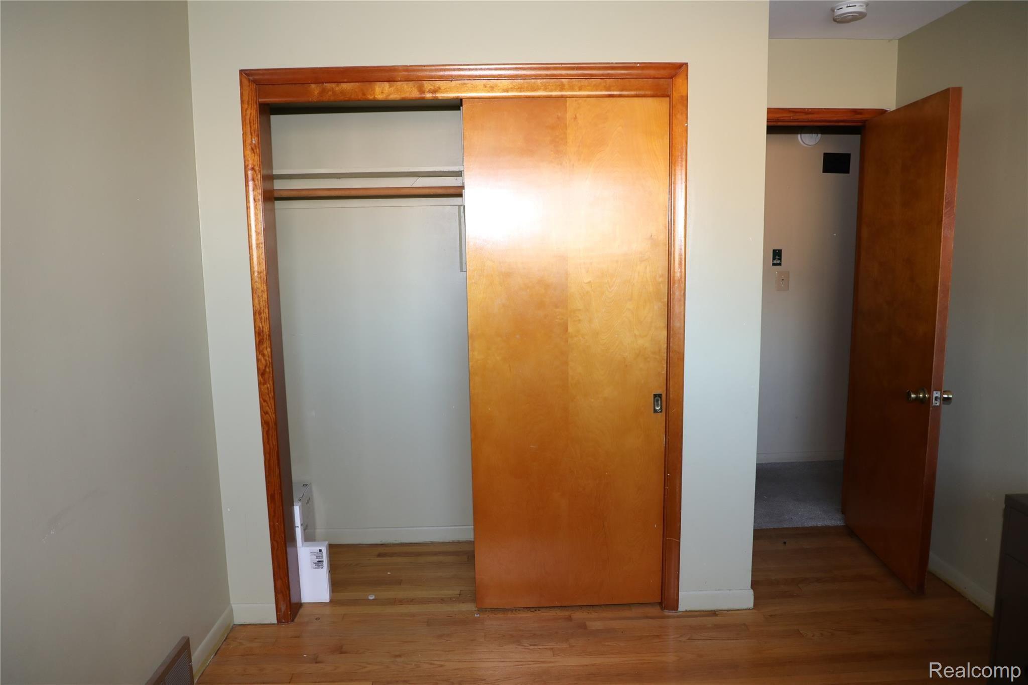 8085 Busch Street Center Line, MI 48015 - Photo 14 of 38 6K1A3859.JPG