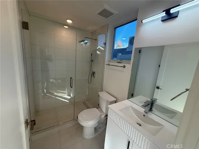 $3,700 | 17814 Bullock Street, Encino, CA 91316