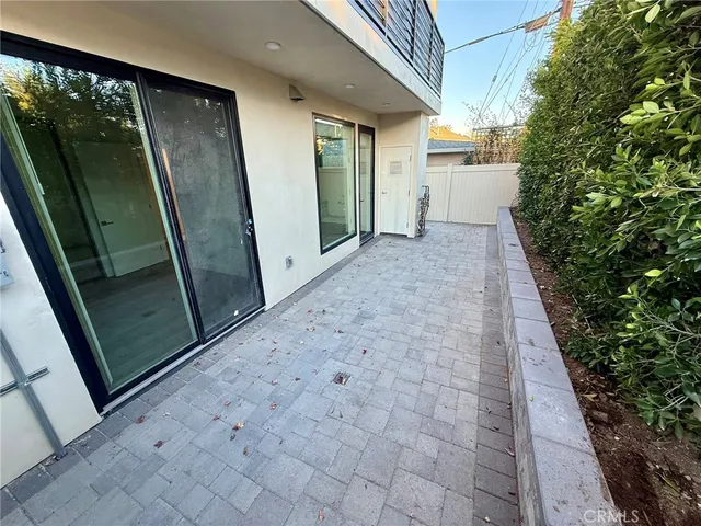 $3,700 | 17814 Bullock Street, Encino, CA 91316