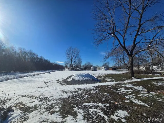 $11,000 | 102 3rd Street, Coffeen, IL 62017