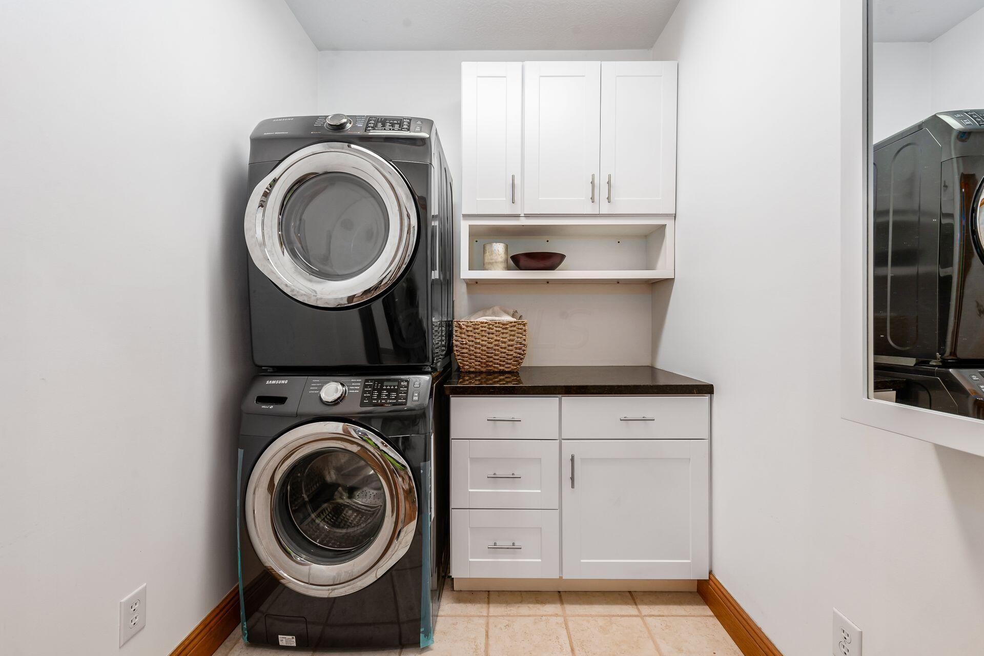 4720 Refugee Road Baltimore, OH 43105 - Photo 27 of 74 Laundry Room