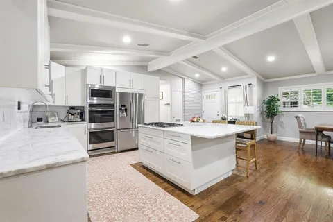 $765,000 | 10111 Shadyview Drive, Dallas, TX 75238