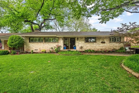 $765,000 | 10111 Shadyview Drive, Dallas, TX 75238