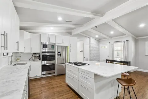 $799,000 | 10111 Shadyview Drive, Dallas, TX 75238