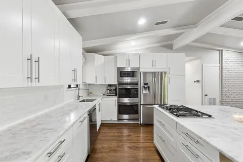 $799,000 | 10111 Shadyview Drive, Dallas, TX 75238