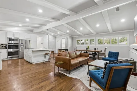 $799,000 | 10111 Shadyview Drive, Dallas, TX 75238