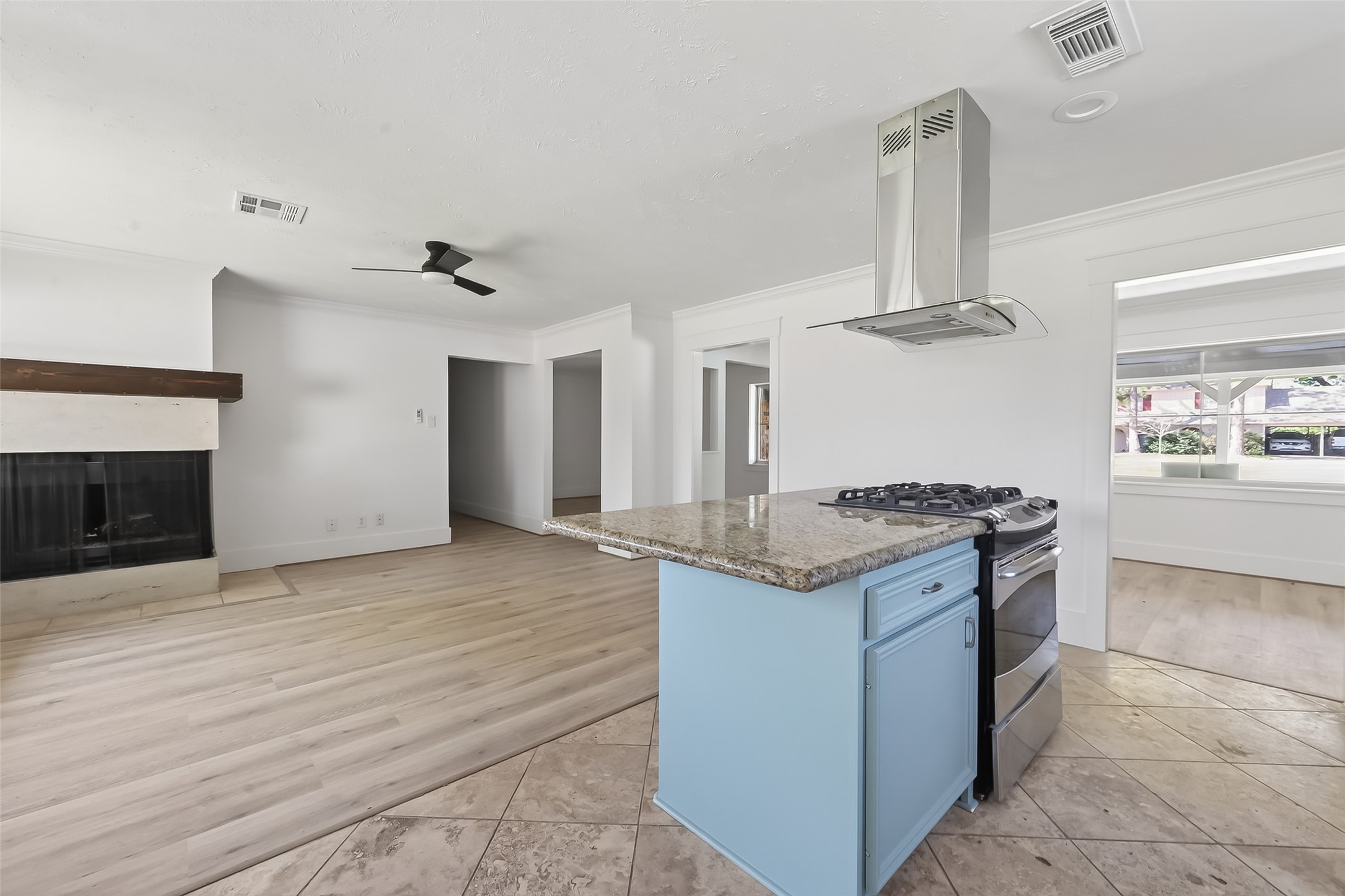 1906 Shadow Bend Drive Houston, TX 77043 - Photo 19 of 42