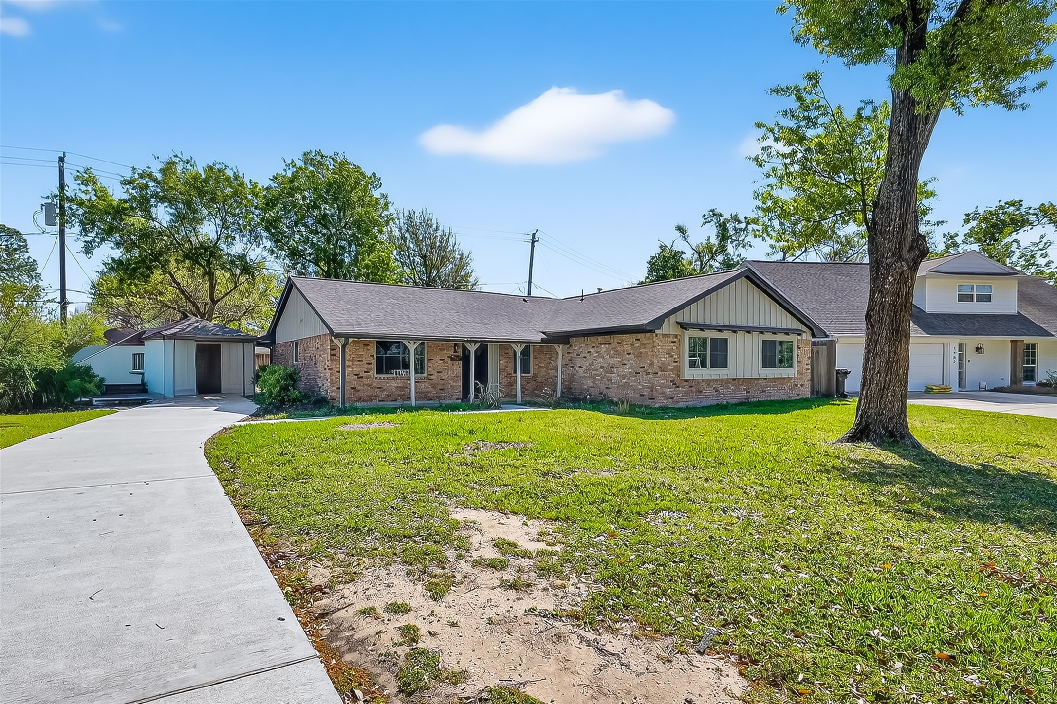 1906 Shadow Bend Drive Houston, TX 77043 - Photo 2 of 42