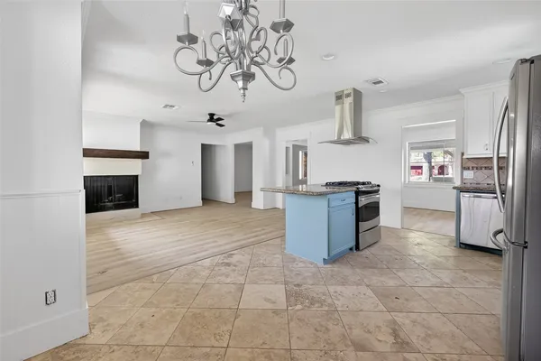 $2,725 | 1906 Shadow Bend Drive, Houston, TX 77043