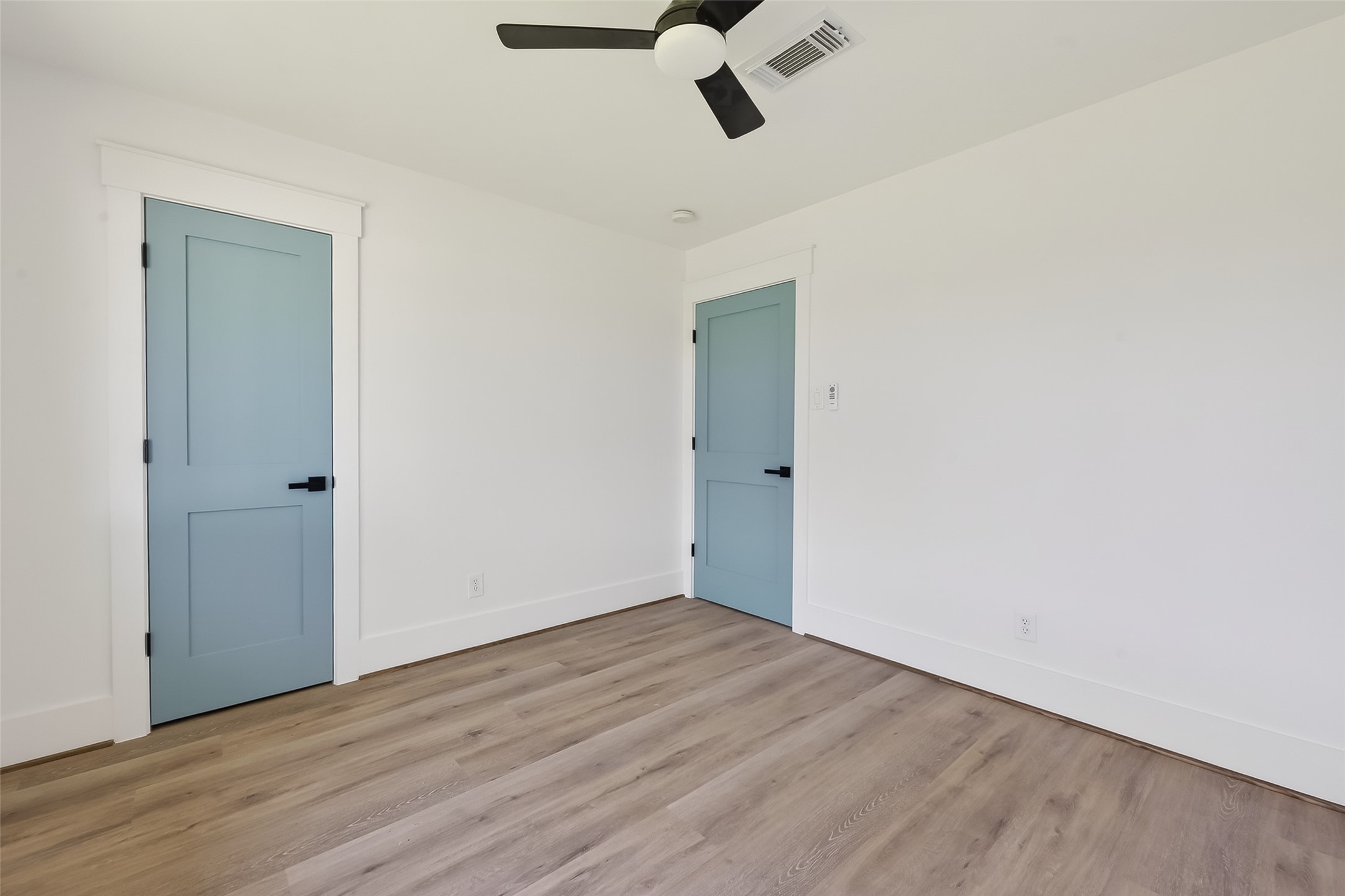 1906 Shadow Bend Drive Houston, TX 77043 - Photo 27 of 42