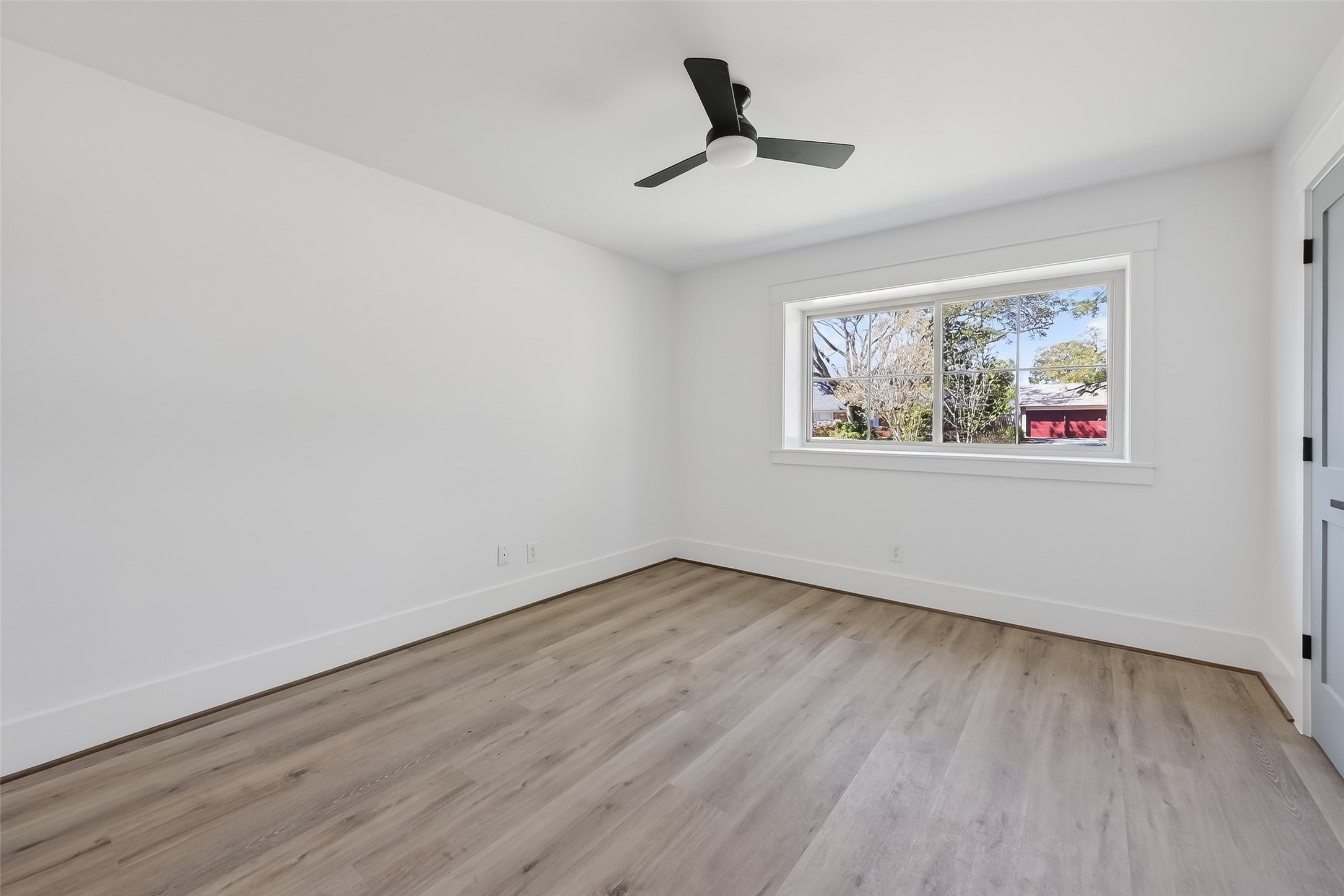 1906 Shadow Bend Drive Houston, TX 77043 - Photo 33 of 42