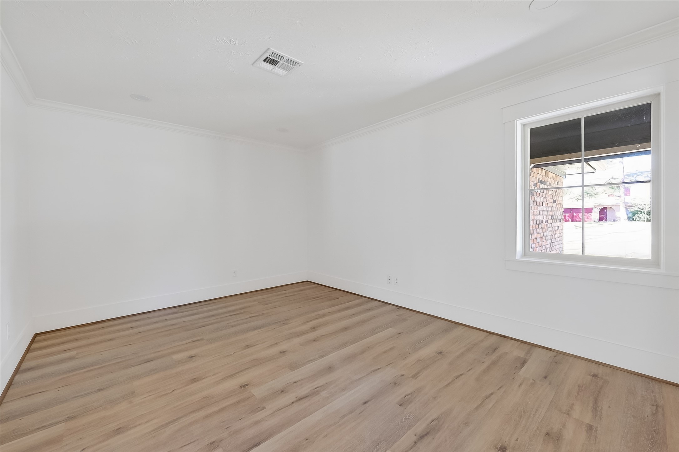 1906 Shadow Bend Drive Houston, TX 77043 - Photo 9 of 42
