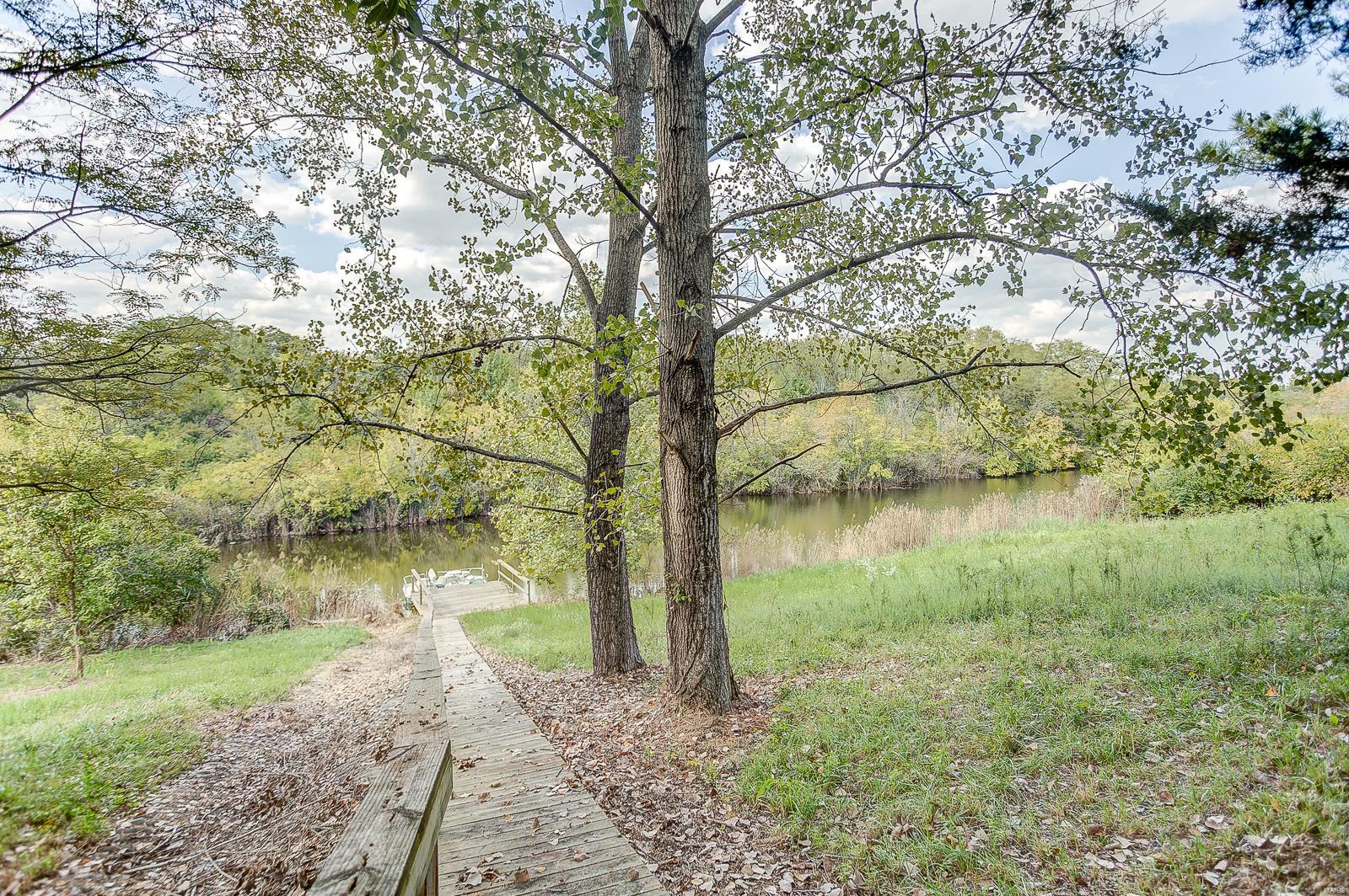 109 Pecan Lane Belleville, IL 62223 - Photo 13 of 56