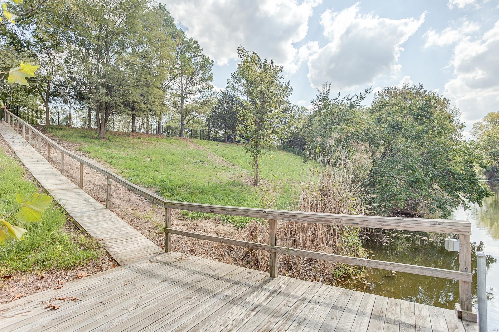 109 Pecan Lane Belleville, IL 62223 - Photo 15 of 56